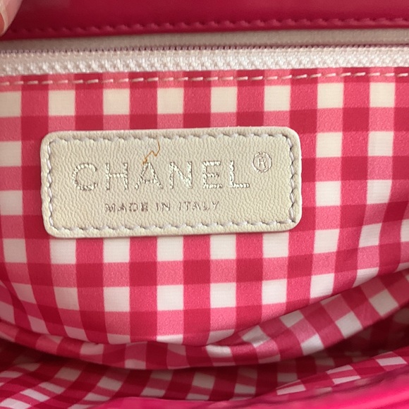✨HOST PICK✨CHANEL AUTH HOT PINK Patent Leather Bag - Picture 11 of 16